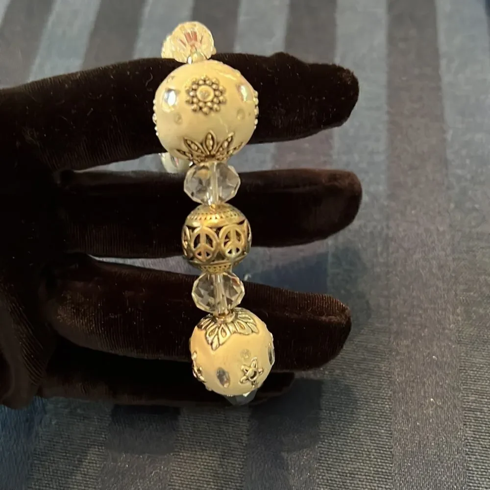 NWT Angelas Designs handmade White silver clear beaded stretch bracelet